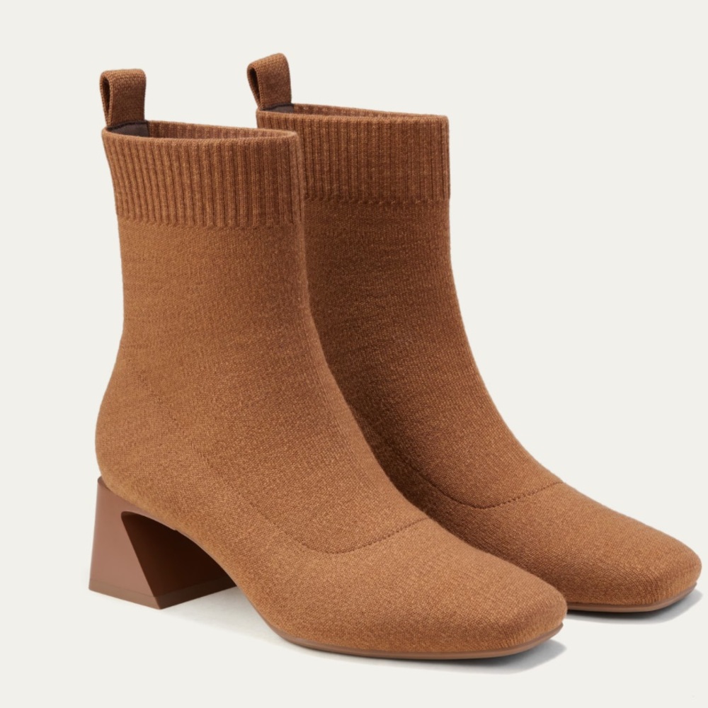 VIVAIA Square-Toe Water-Repellent Heeled Boots (Regina Pro)